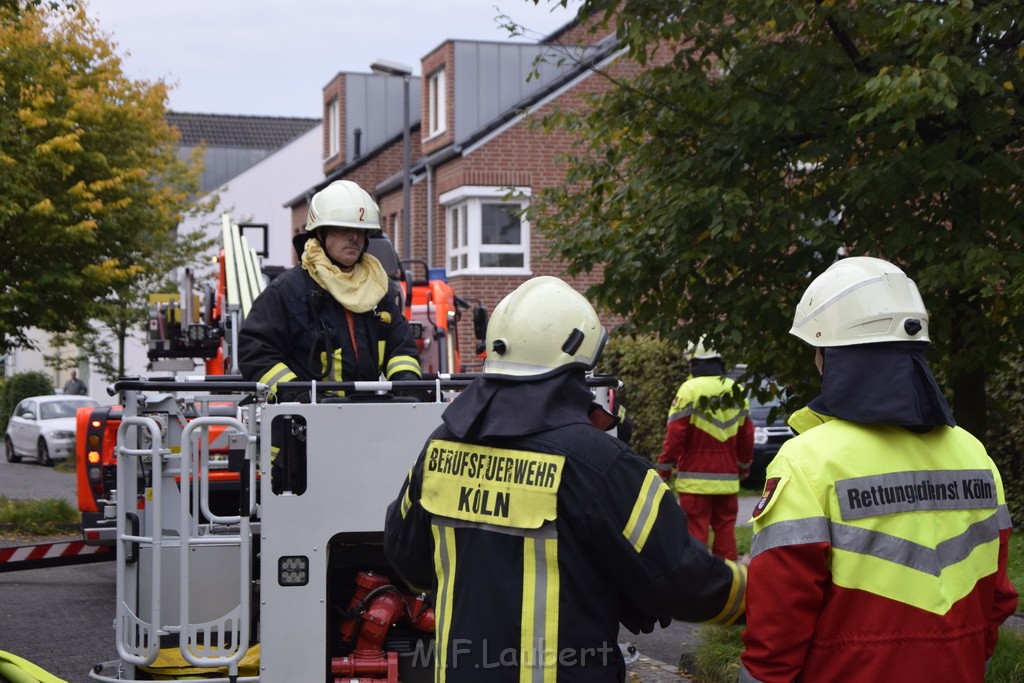 Feuer 2 Y Koeln Suerth Elisabeth Selbertstr P201.JPG - Miklos Laubert